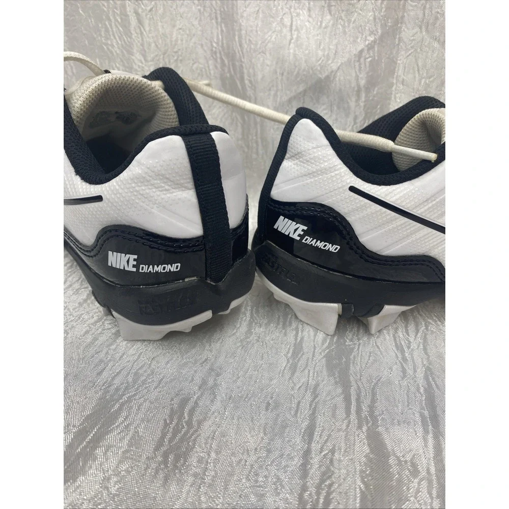Nike Diamond  Size 4.5Y Baseball‎ Cleats White/Black DJ6525-101